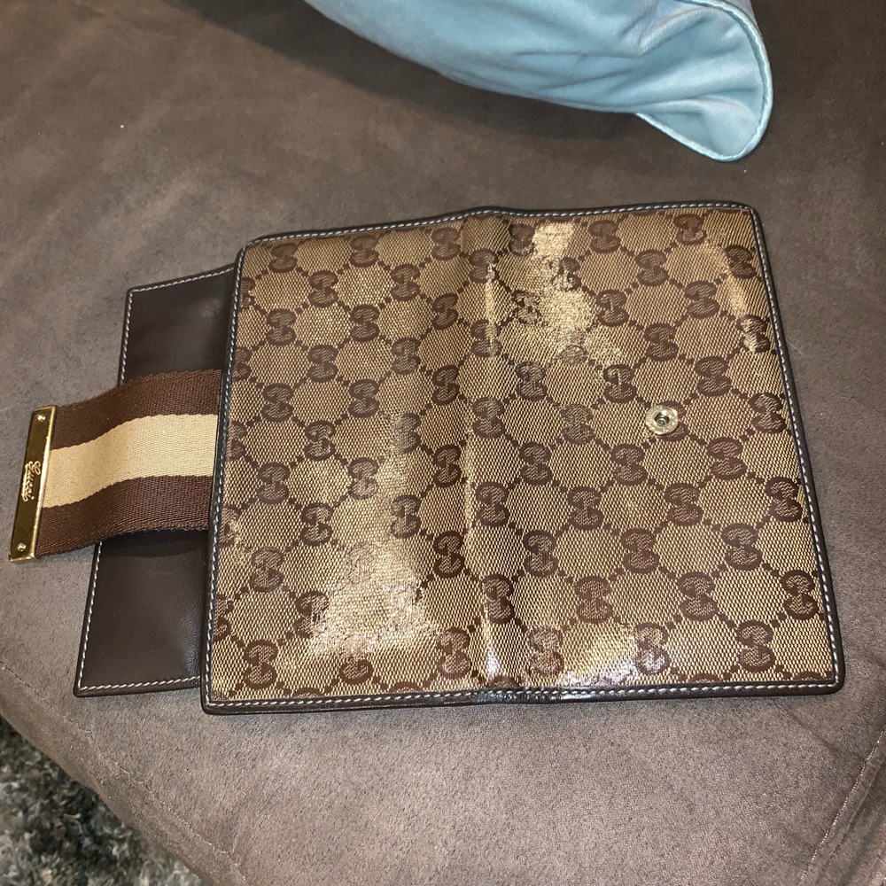 Gucci GG “Crystal Hyateria” Wallet